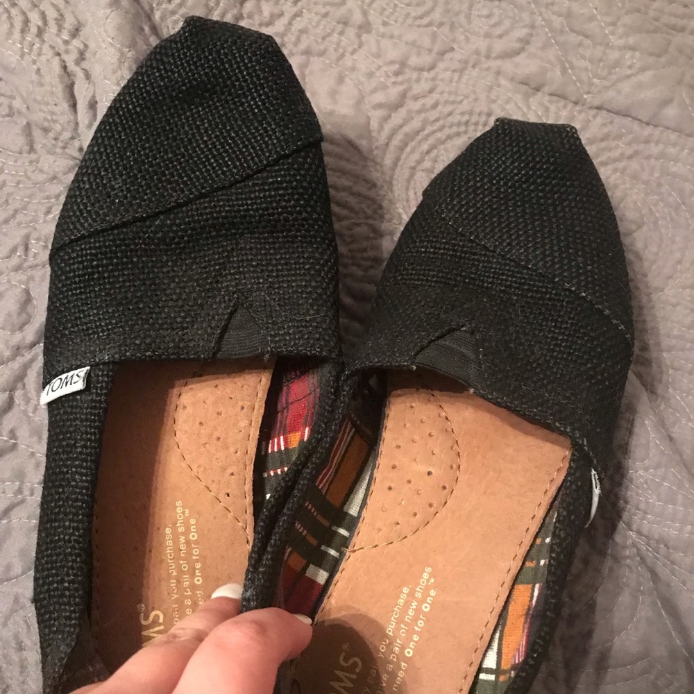 Women’s Black Toms